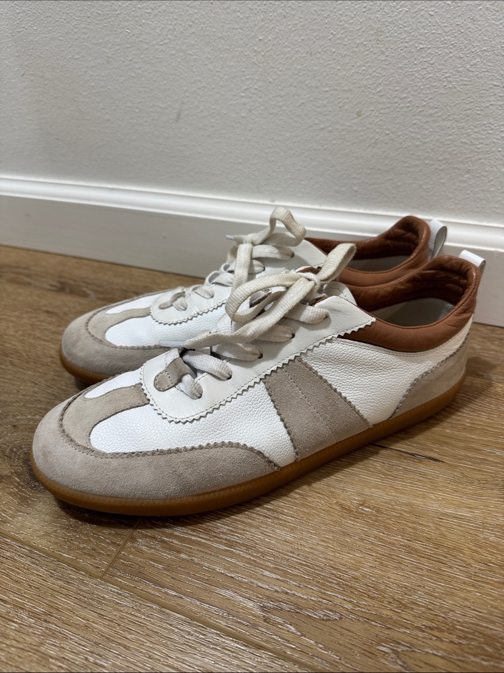 Boden Casual Retro Erin Sneakers in White, Beige & Brown size 41